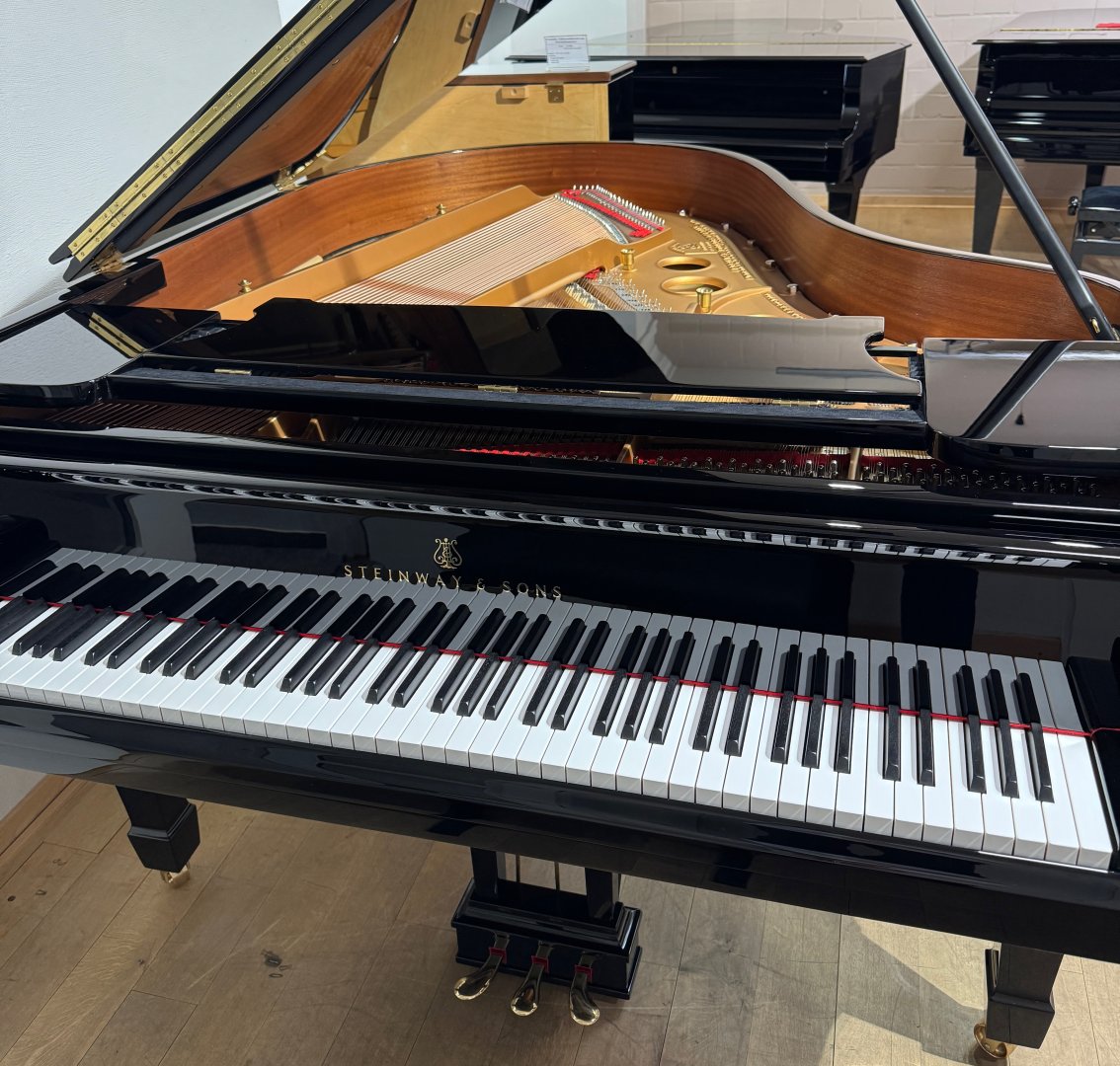 Steinway & Sons O-180 von 1921 in Zwart glimmend