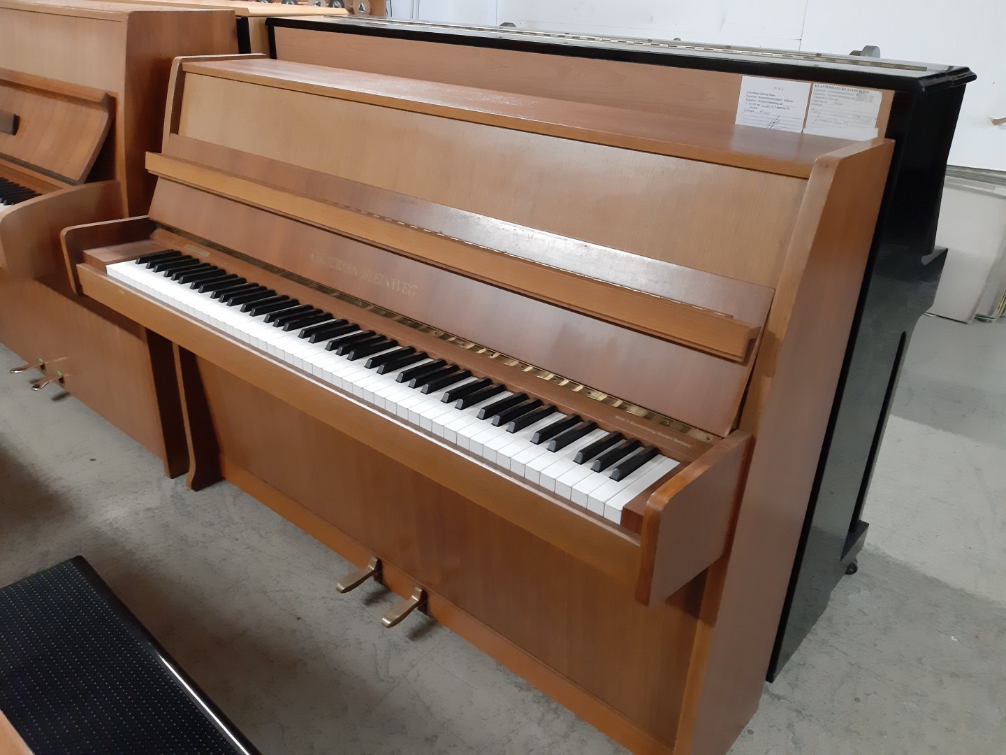 Grotrian-Steinweg 105 von 1979 in Noten mat