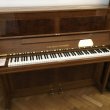 Grotrian-Steinweg 122 V von 1984 in Noten glimmend