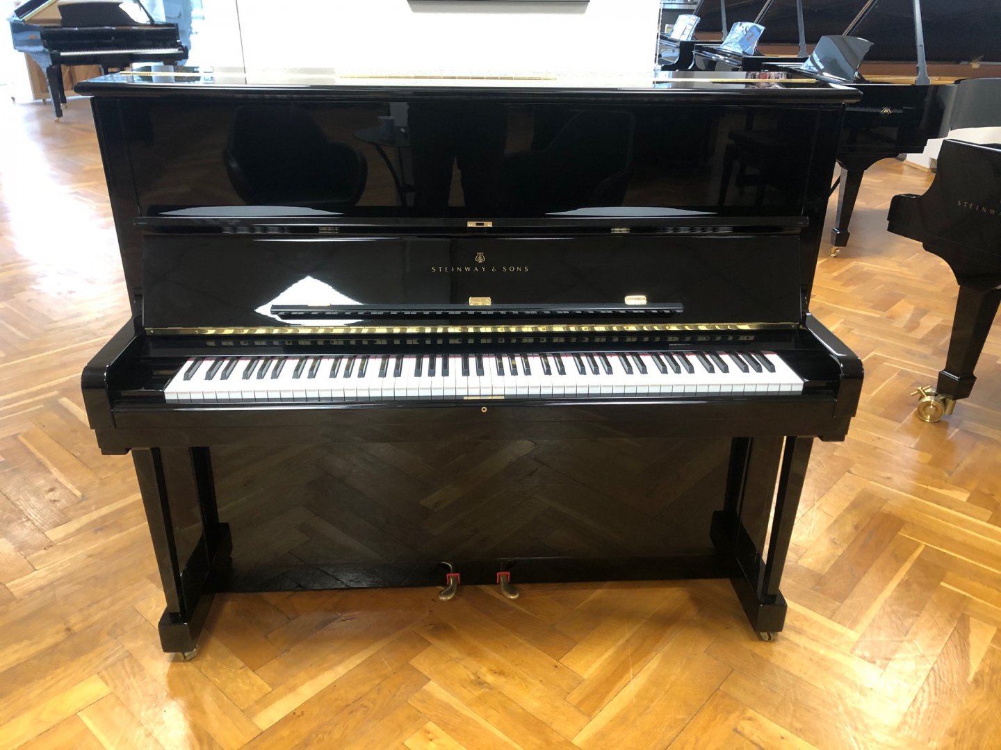 Steinway & Sons V 125 von 1984 in Zwart glimmend