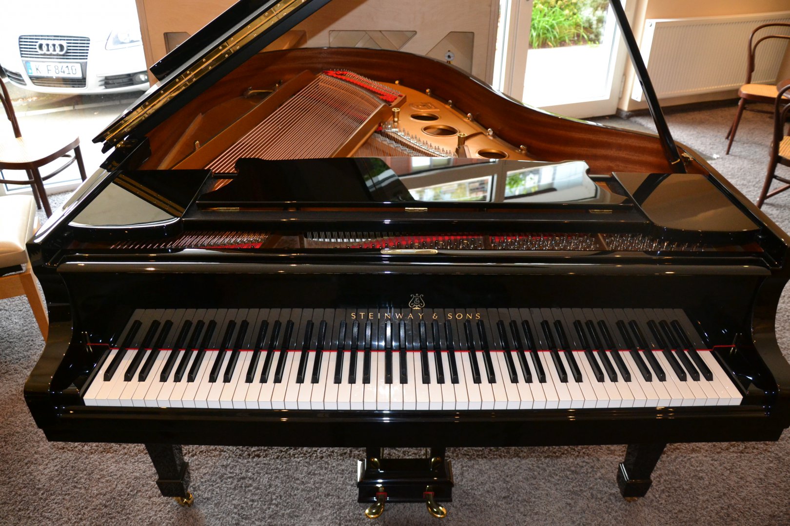Steinway & Sons O von 1973 in Zwart glimmend