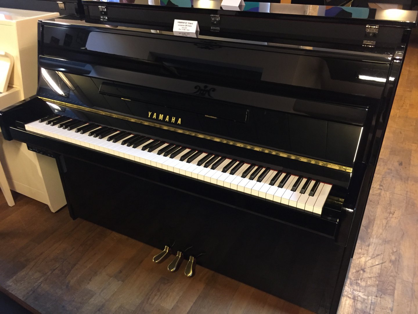 Yamaha B1 Silent schwarz poliert von 2006 in Zwart glimmend