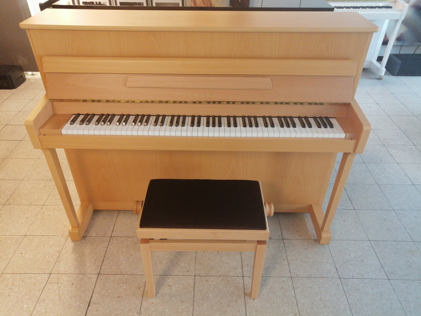 Yamaha P 114 von 2009 in Beuken mat