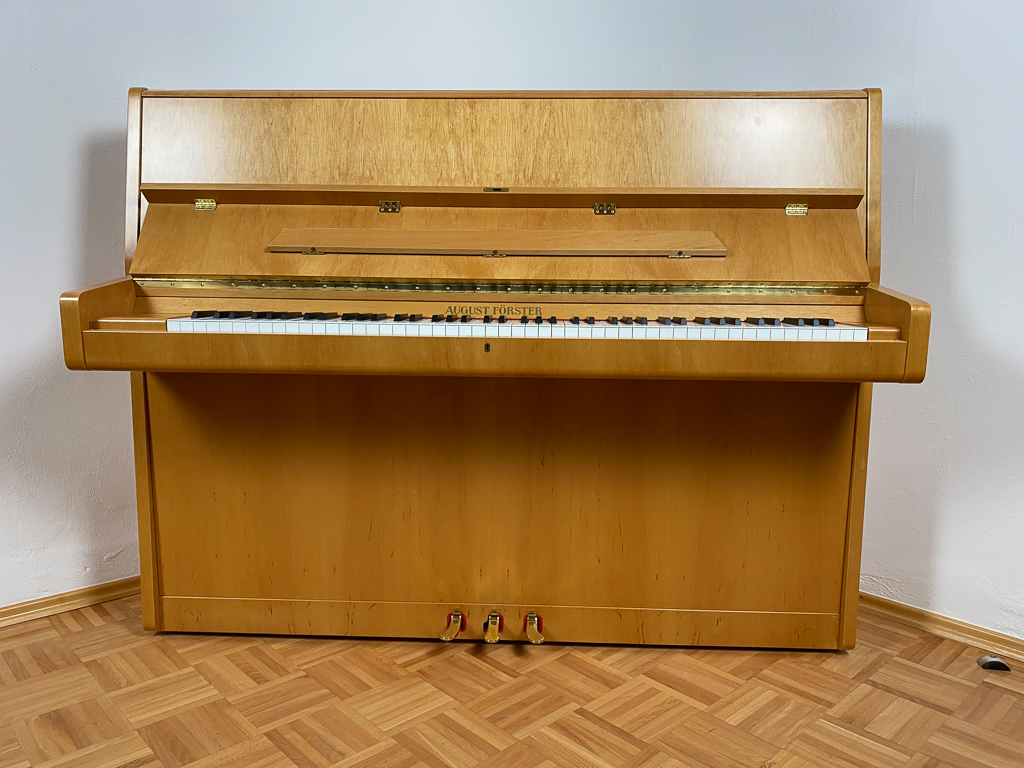 August Förster 116 cm von 2011 in Elzen mat