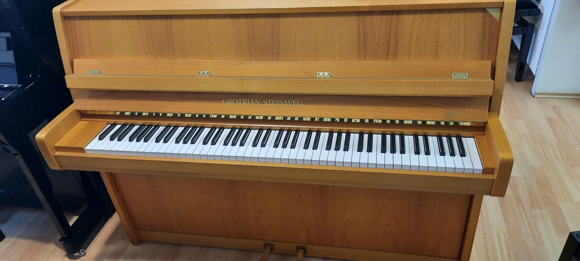 Grotrian-Steinweg 108 von 1992 in Kersen mat