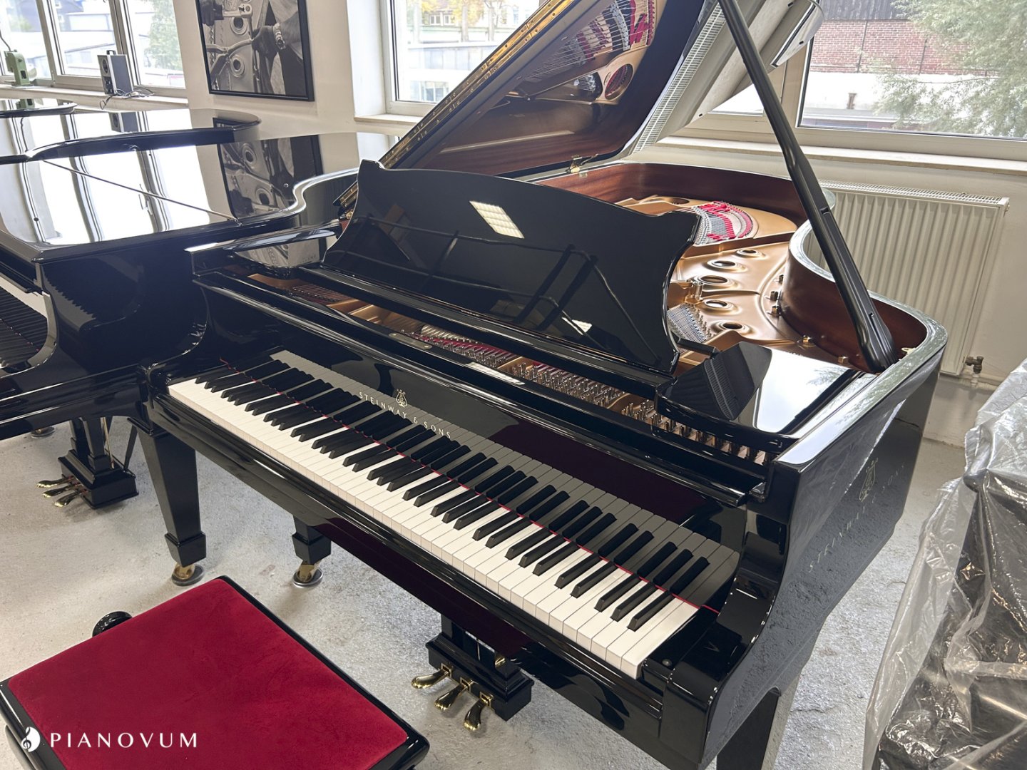 Steinway & Sons B-211 von 1996 in Zwart glimmend