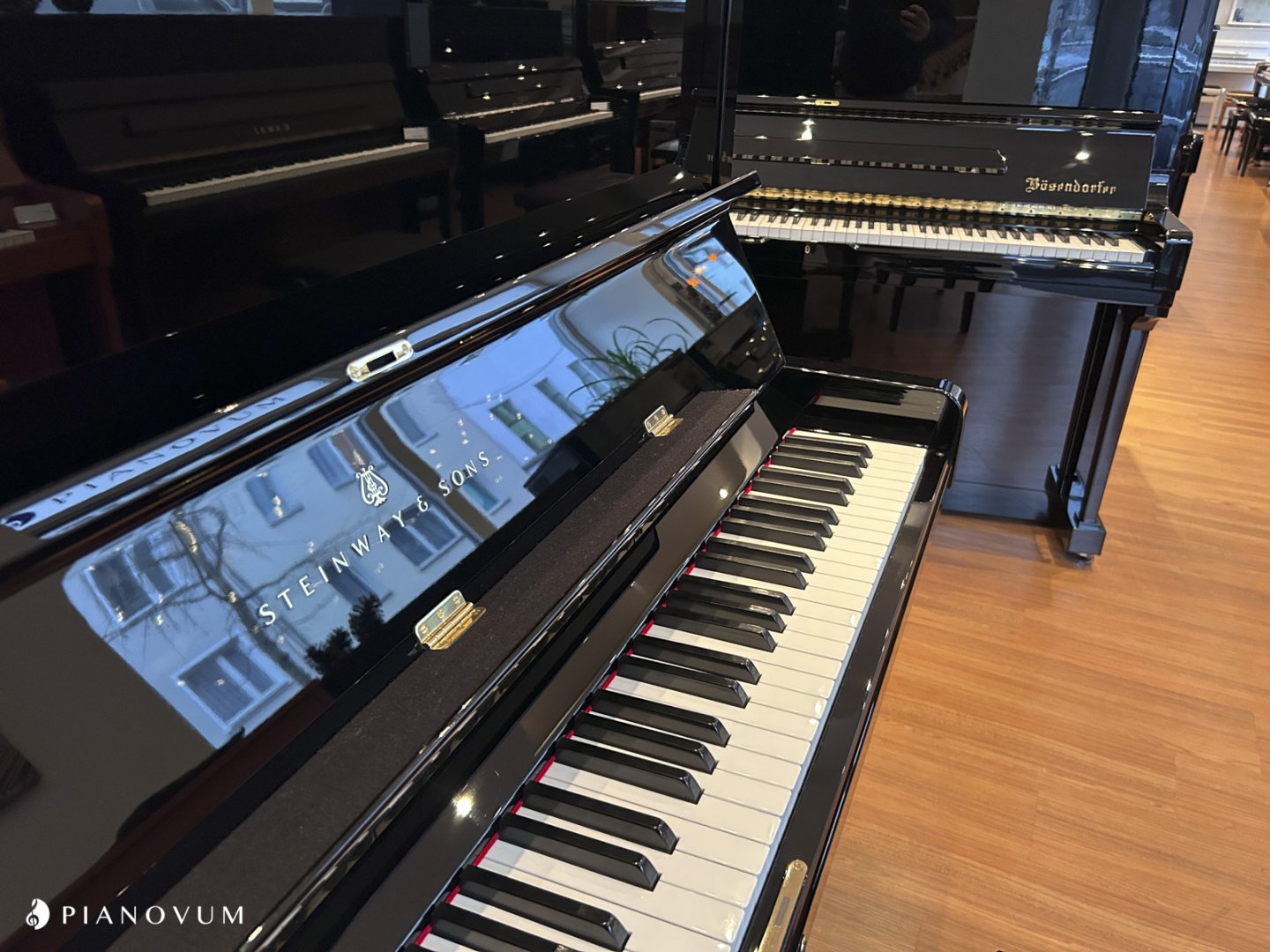 Steinway & Sons K-132 Silent von 2005 in Zwart glimmend
