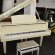 Yamaha G1 von 1970 in Wit glimmend